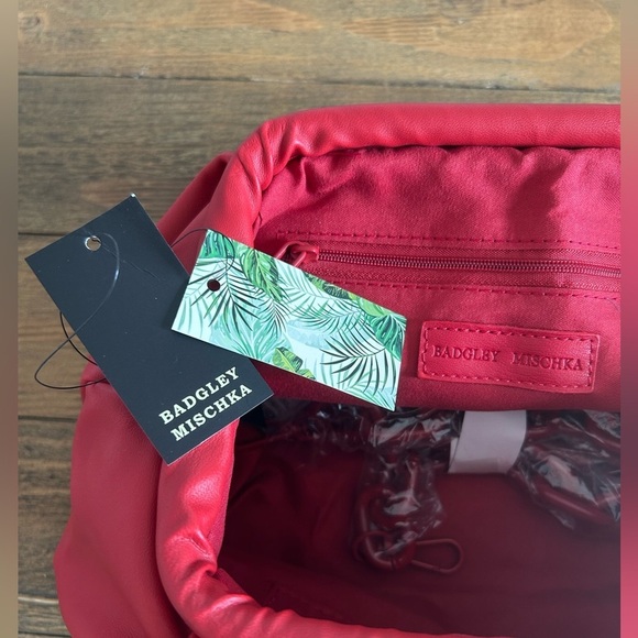 BADGLEY MISCHKA Vegan Leather LOGO CROSSBODY red bag - Picture 5 of 11